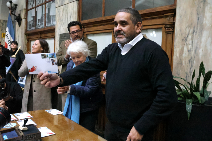 Correo Uruguayo realizó el lanzamiento de un sello conmemorativo y de una hoja filatélica en homenaje al expresidente José “Pepe” Mujica”, al cumplirse un año de su fallecimiento