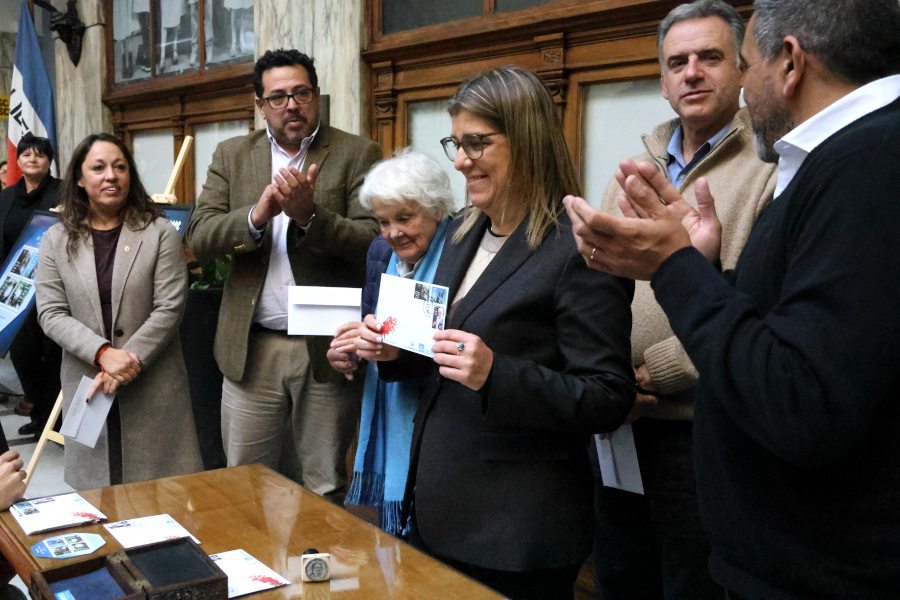 Correo Uruguayo realizó el lanzamiento de un sello conmemorativo y de una hoja filatélica en homenaje al expresidente José “Pepe” Mujica”, al cumplirse un año de su fallecimiento