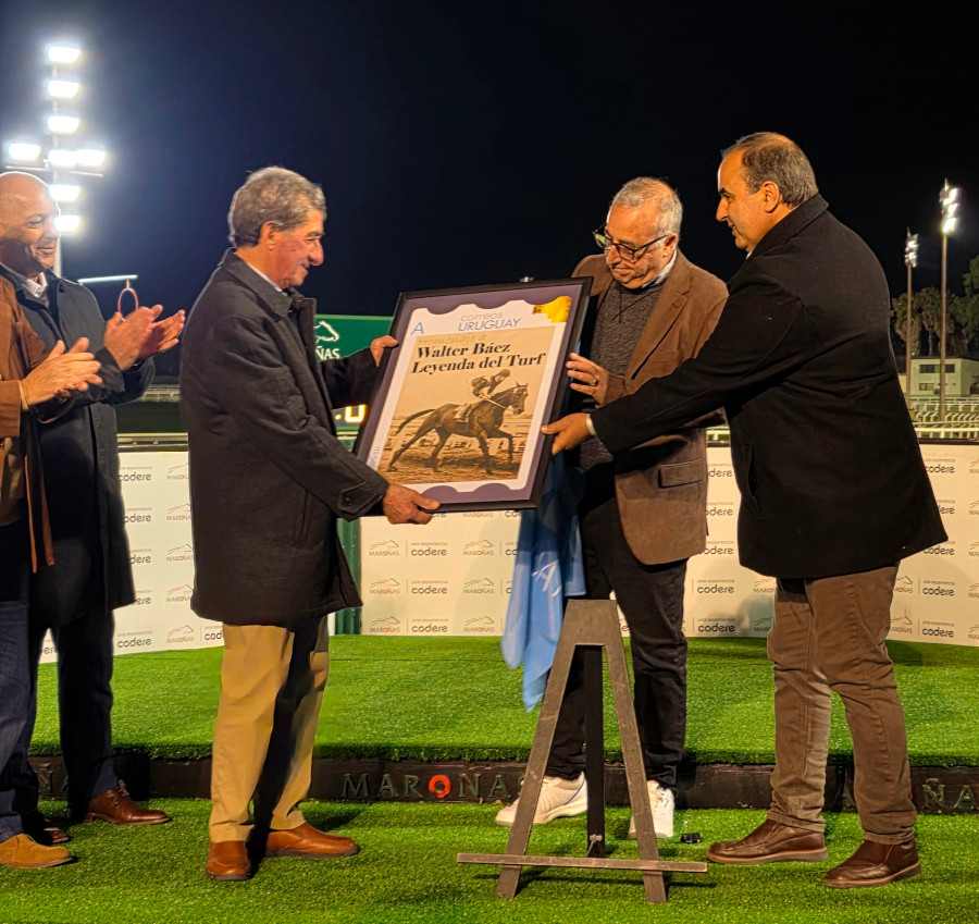 En el marco de los 60 años de trayectoria del laureado jockey Walter Báez, Correo Uruguayo realizó el lanzamiento de un sello personalizado que conmemora sus gestas deportivas.