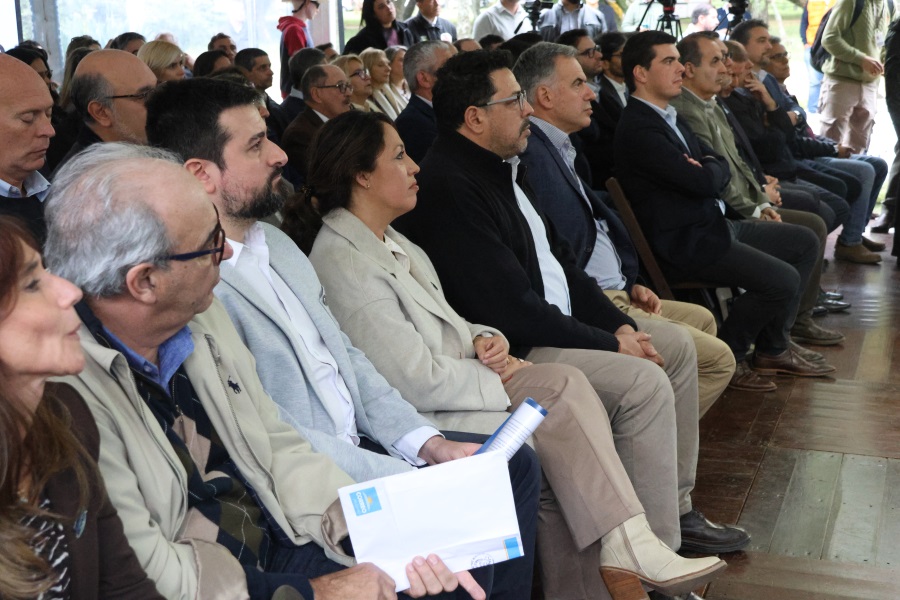 Correo Uruguayo realizó el lanzamiento de un sello conmemorativo por los 20 años de ALUR