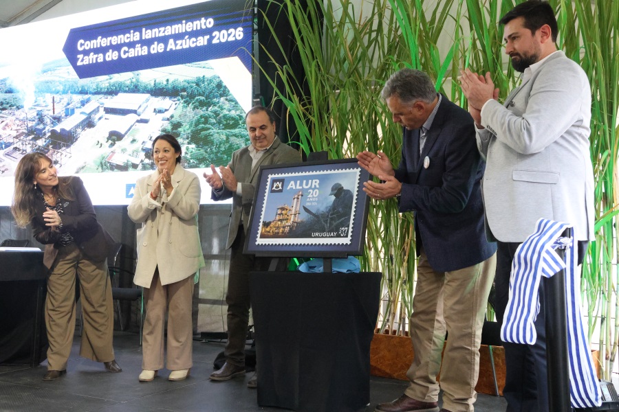 Correo Uruguayo realizó el lanzamiento de un sello conmemorativo por los 20 años de ALUR