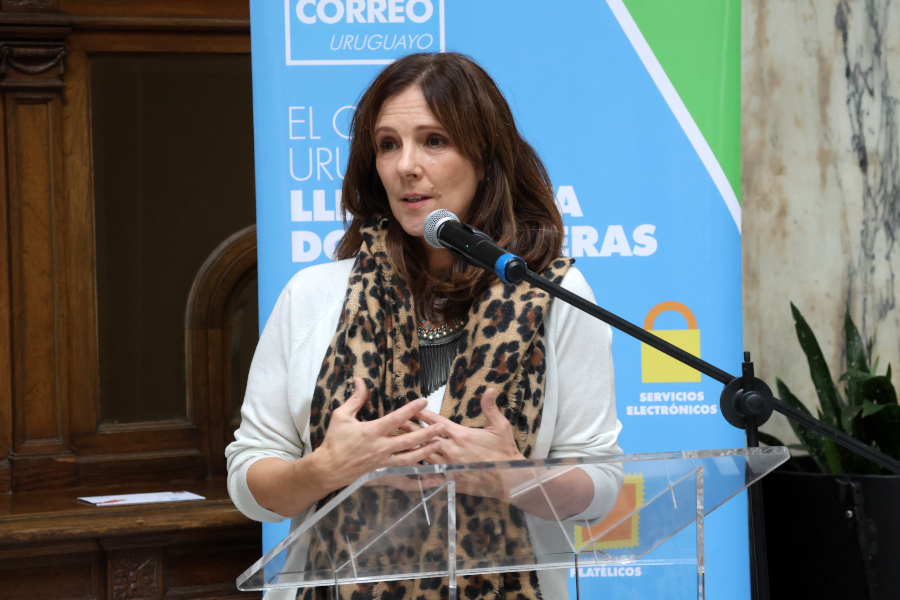 En un acto realizado en el hall del Palacio de Correos, Correo Uruguayo lanzó el sello de la serie Mujeres Notables en homenaje a Rosario Barredo.