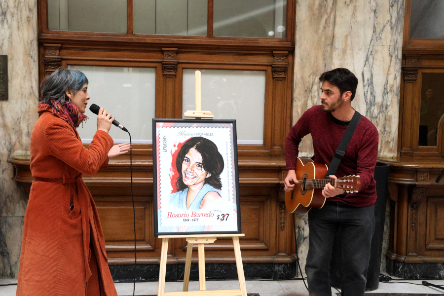 En un acto realizado en el hall del Palacio de Correos, Correo Uruguayo lanzó el sello de la serie Mujeres Notables en homenaje a Rosario Barredo.