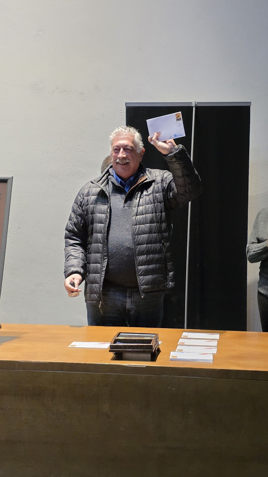 En un acto realizado en el Salón Azul de la Intendencia de Montevideo, Correo Uruguayo lanzó un sello conmemorativo por los 35 años de la Organización Nacional de Asociaciones de Jubilados y Pensionistas del Uruguay