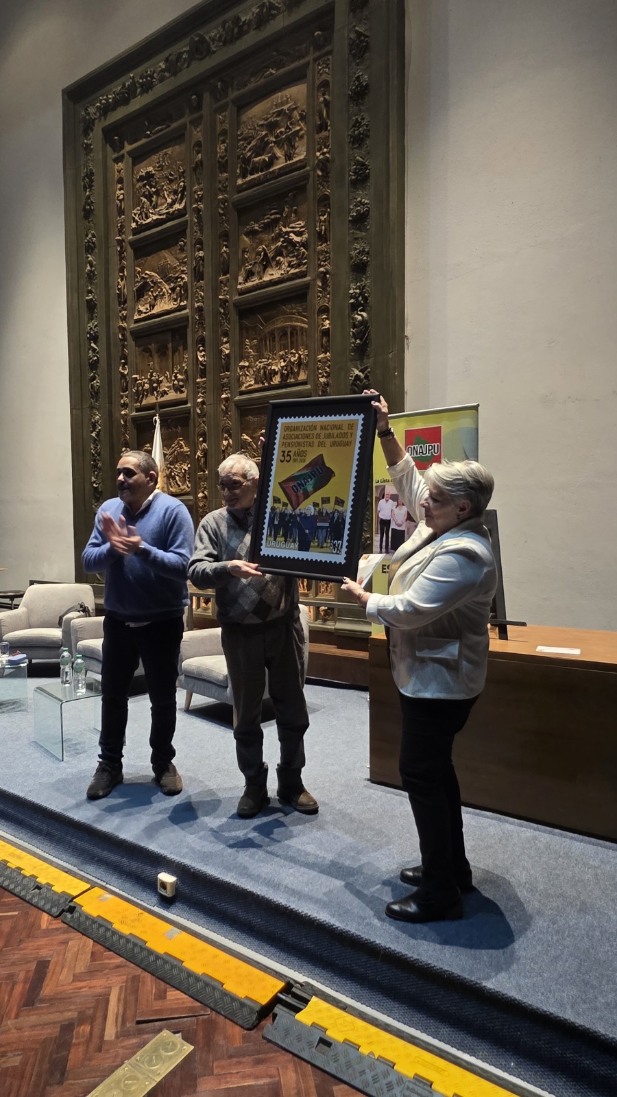 En un acto realizado en el Salón Azul de la Intendencia de Montevideo, Correo Uruguayo lanzó un sello conmemorativo por los 35 años de la Organización Nacional de Asociaciones de Jubilados y Pensionistas del Uruguay