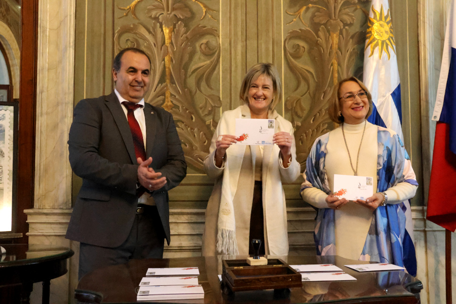 En el Ministerio de Relaciones Exteriores Correo Uruguayo realizó el lanzamiento del sello conmemorativo por el Bicentenario del Congreso Anfictiónico de Panamá