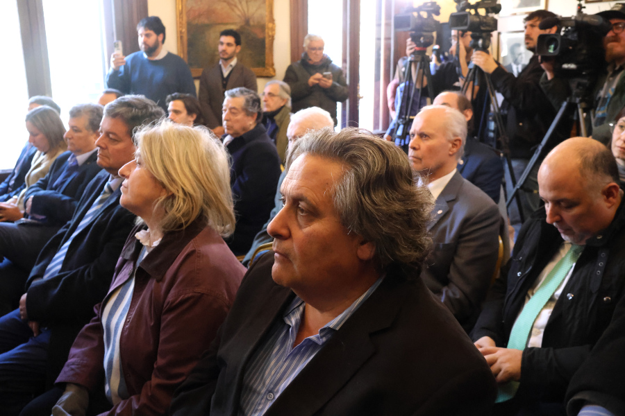 En un acto realizado en la Casa del Partido Nacional, Correo Uruguayo lanzó un sello conmemorativo por los 190 años de vida institucional de dicha fuerza política.