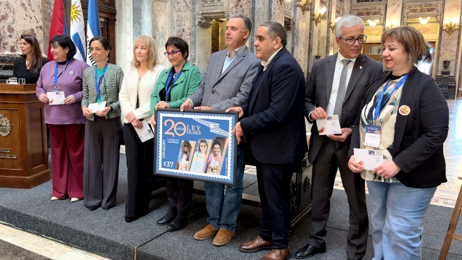 Lanzamiento de la serie de sellos conmemorativos por los 20 años de la Ley de Trabajo Doméstico en Uruguay