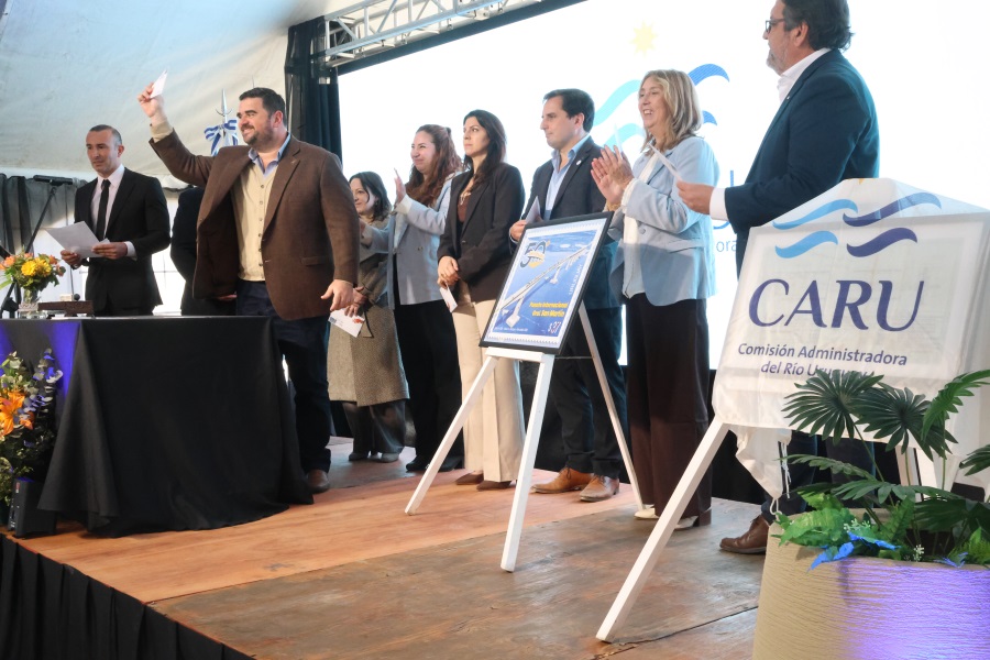 En el departamento de Río Negro, Correo Uruguayo realizó el lanzamiento de un sello conmemorativo alusivo al quincuagésimo aniversario del Puente Internacional Libertador General San Martín.