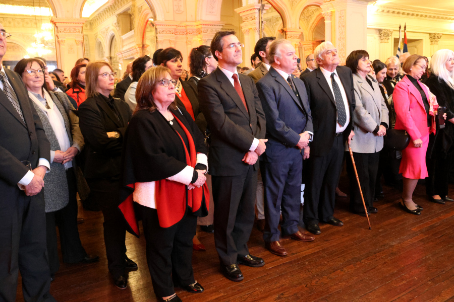 En el marco de los festejos por el 35.º aniversario de la República de Armenia, Correo Uruguayo realizó el lanzamiento de un sello conmemorativo por dicha celebración.