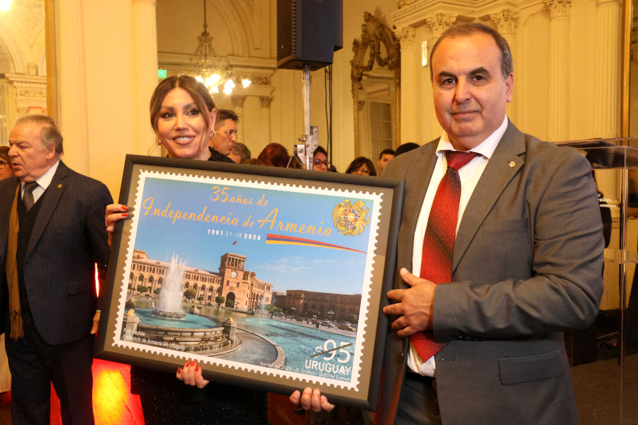 En el marco de los festejos por el 35.º aniversario de la República de Armenia, Correo Uruguayo realizó el lanzamiento de un sello conmemorativo por dicha celebración.