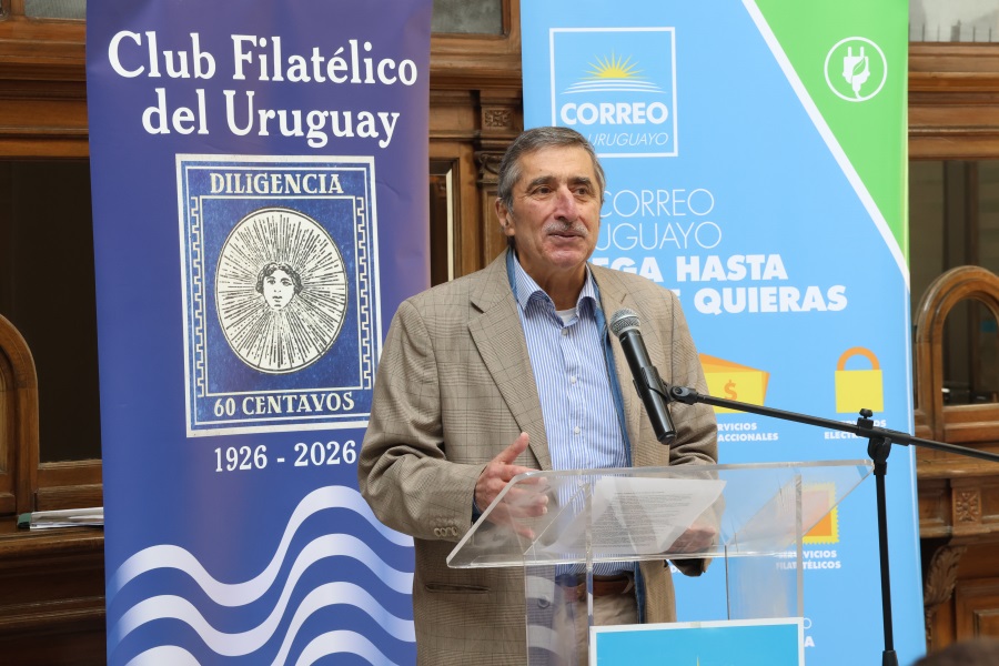 En un acto realizado en el hall del Palacio de Correos Correo Uruguayo realizó el lanzamiento de una Hoja Filatélica conmemorativa por el centenario del Club Filatélico del Uruguay