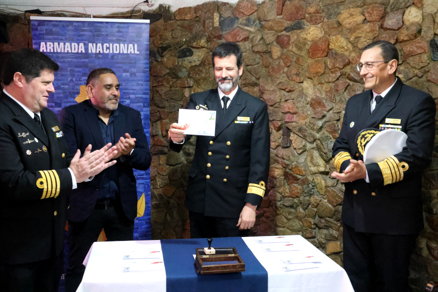 En un acto realizado en el Faro de Punta Brava, en la costa del barrio montevideano de Punta Carretas, Correo Uruguayo presentó el sello conmemorativo que celebra los 150 años de tan importante señal de tráfico marítimo, fundamental para la seguridad de la navegación en el Río de la Plata.