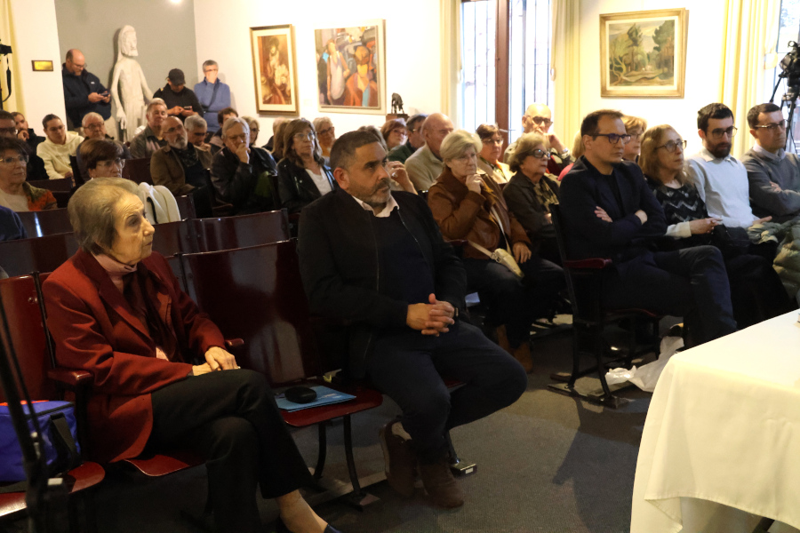 En la ciudad de San José de Mayo Correo Uruguayo realizó el lanzamiento del sello conmemorativo por los 125 años del nacimiento del escritor Francisco “Paco” Espínola