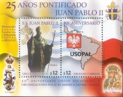 Foto de estatua del Papa Juan Pablo II, al lado contorno de mapa de Latinoamérica, con leyenda que dice Usopal acompañada de banderas de Uruguay y Vaticano.