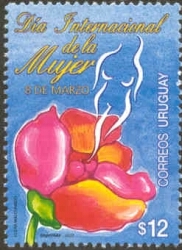 Ilustración de rosa rosada y roja, en la parte superior cita: Día Internacional de la Mujer en letra cursiva. Debajo dice: 8 de mayo.