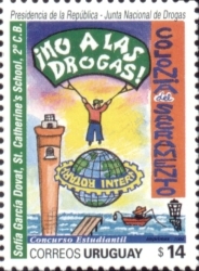 Dibujo donde se ve un puerto, un barco pescando y un globo terráqueo en el medio. Encima hay un joven que está cayendo con un paracaídas que dice 