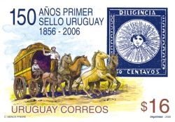 Ilustración de una diligencia tirada por caballos. La acompaña un sello azul de fondo que tiene la figura de un sol con rostro que tiene escrito: La diligencia.