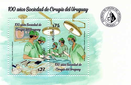 Grupo de cirujanos en una sala quirúrgica