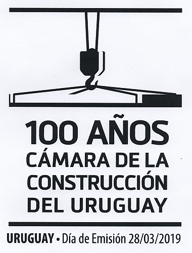 Imagen de una grúa. 100 años de la cámara de la construcción del Uruguay.