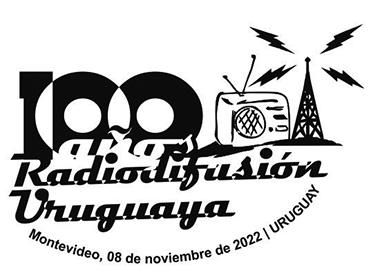 Radio antigua y antena