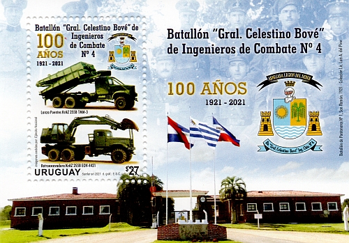Edificio del Batallón y vehículos.