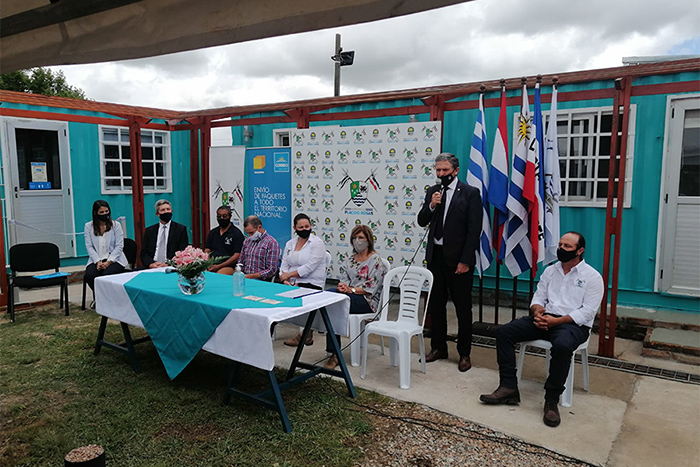 Autoridades de Correo Uruguayo, Intendencia de Cerro Largo y Municipio de Plácido Rosas