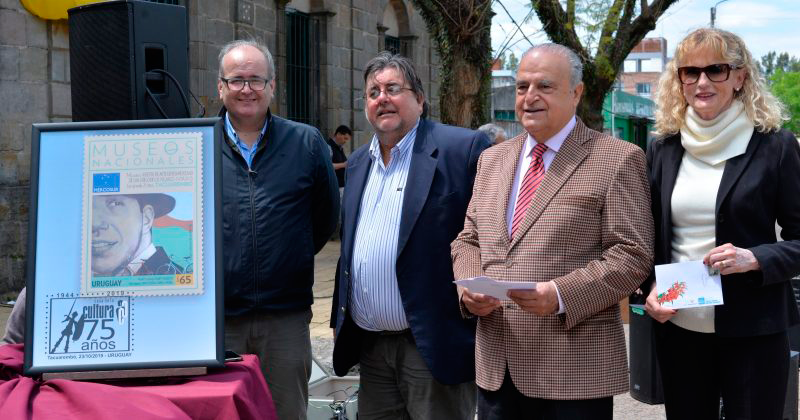 Autoridades de Correo Uruguayo e Intendencia de Tacuarembó