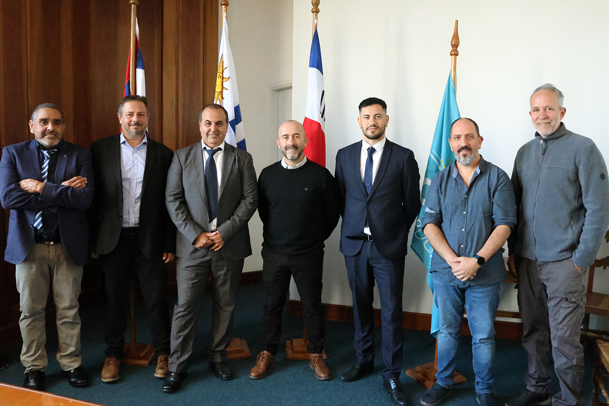 Gabriel Bonfrisco y José Luis Pereira junto a gerentes de la ANC y asesores del Directorio