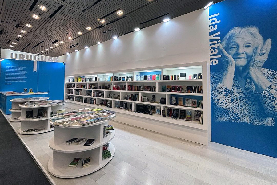Stand de Uruguay en la Feria Internacional del Libro de Guadalajara