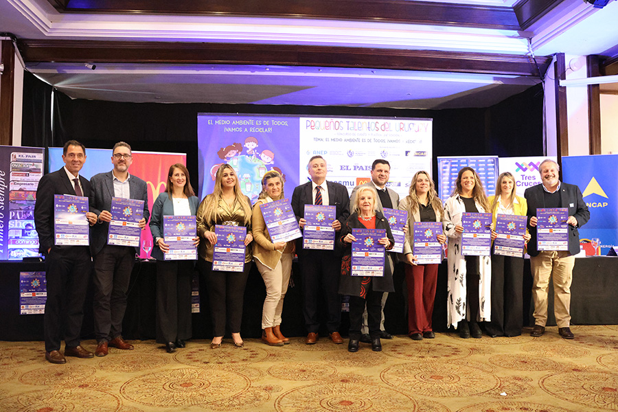 Autoridades presentes en el lanzamiento oficial del Concurso Nacional de Cuento y Plástica “Pequeños Talentos del Uruguay”
