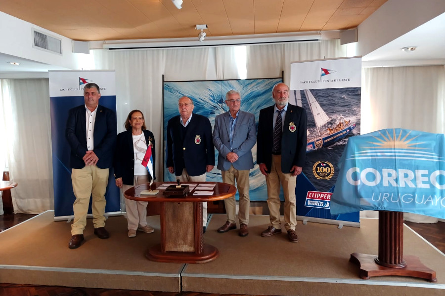 Vicepresidente de Correo Uruguayo junto a autoridades del Yacht Club de Punta del Este