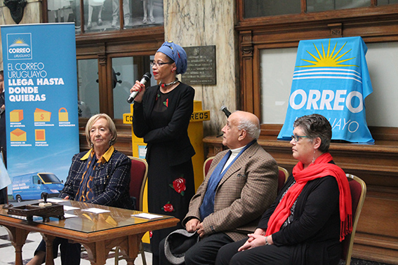 Solange Moreira, presidenta de Correo Uruguayo, haciendo uso de la palabra.