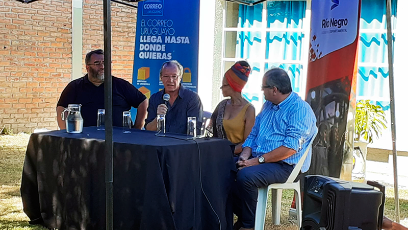 Autoridades presentes en la inauguración