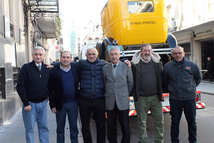 El Directorio de Correo Uruguayo recibió el vehículo modelo Ford A, propiedad de la empresa postal pública, que se encontraba a préstamo en la sede del Museo del Automóvil Club del Uruguay en Punta del Este.