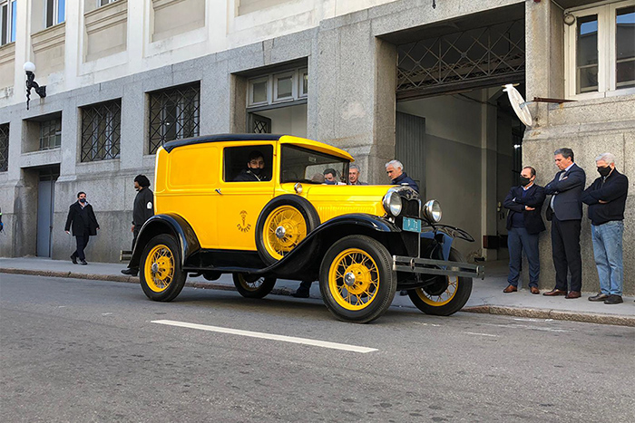 El Directorio de Correo Uruguayo recibió el vehículo modelo Ford A, propiedad de la empresa postal pública, que se encontraba a préstamo en la sede del Museo del Automóvil Club del Uruguay en Punta del Este.