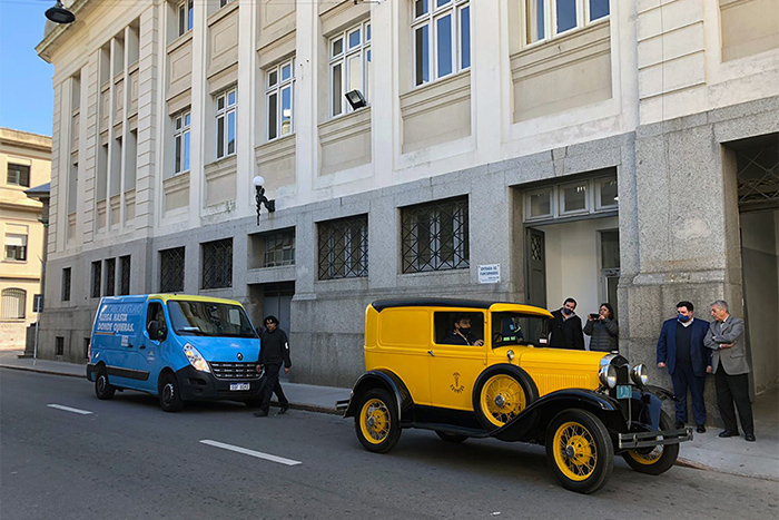 El Directorio de Correo Uruguayo recibió el vehículo modelo Ford A, propiedad de la empresa postal pública, que se encontraba a préstamo en la sede del Museo del Automóvil Club del Uruguay en Punta del Este.